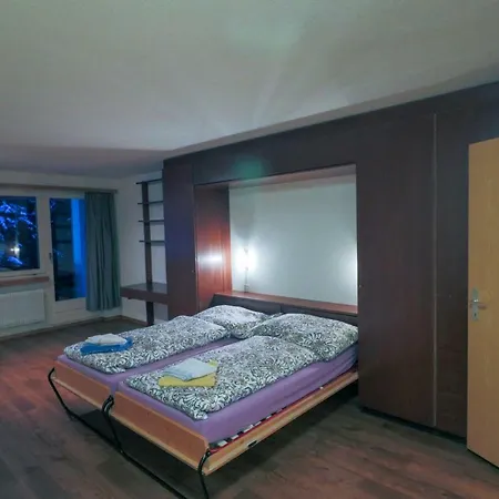 Dorfstrasse 8 *